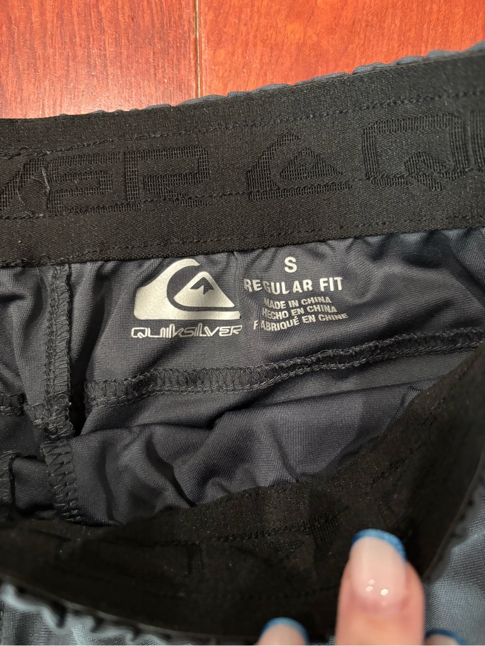 Quiksilver Black Elastic Waist with pockets - Picture 3 of 3